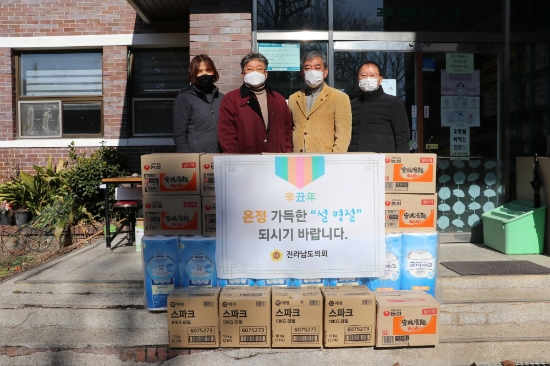 장세일 전남도의원, 설 명절 맞이 사회복지시설 방문/사진=전남도의회