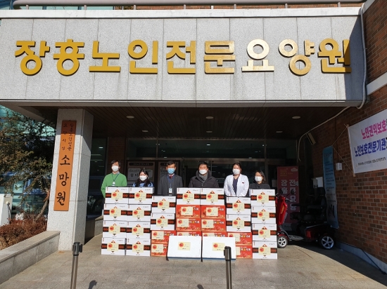 사순문 전남도의원, 설명절 맞아 노인요양시설 찾아 위문/사진=전남도의회