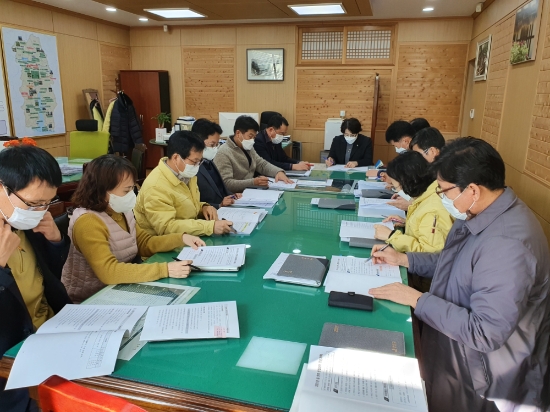 강진군은 지난 2일 이상심 부군수 주재로 설 명절 종합대책 보고회를 개최했다/사진=강진군