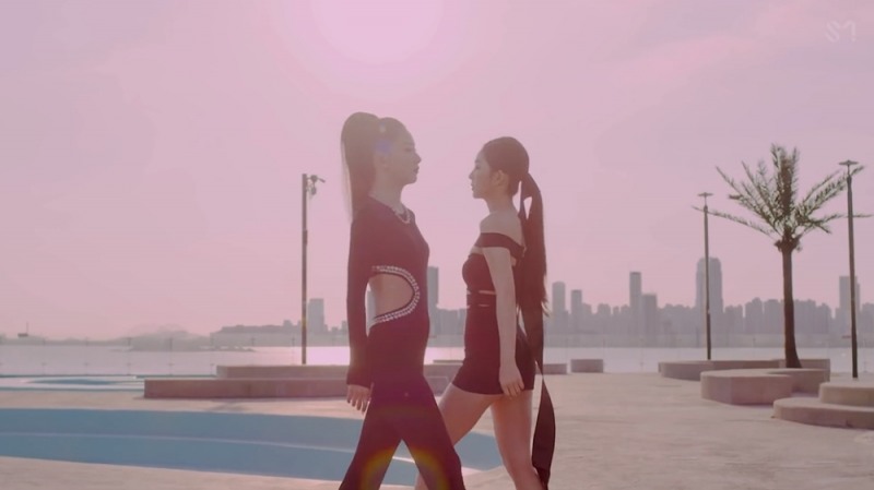 경기도 시흥 배곧한울공원에서의 레드벨벳 뮤비 PPL 모습 /사진 = 경기도