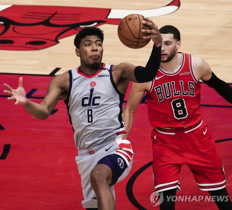 일본 국적의 혼혈선수인 23세 루이 하치무라 , 생일날 시즌 첫 더블더블로 워싱턴에 승리 선사