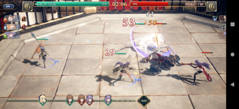 PvP 콘텐츠인 '결투장'은 턴제 RPG와 대전 격투게임의 느낌을 동시에 준다. '결투장'에서 상위 입상할 경우 막대한 보상이 주어진다.