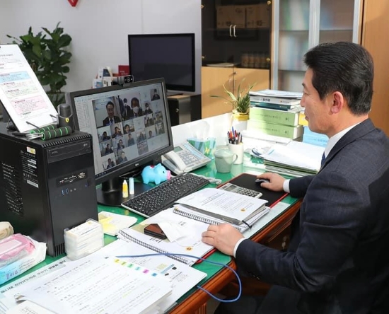 전경선 운영위원장이 제4차 정기회에서 협의회 사무총장의 자격으로 영상회의서“지방자치법 전부개정에 맞춰 후속조치에 만전을 기해 지방의회가 제대로 운영될 수 있도록 하라”고 건의했다.