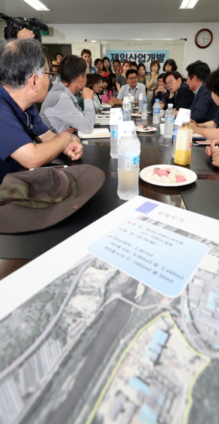 연현마을을 찾은 이재명 지사
