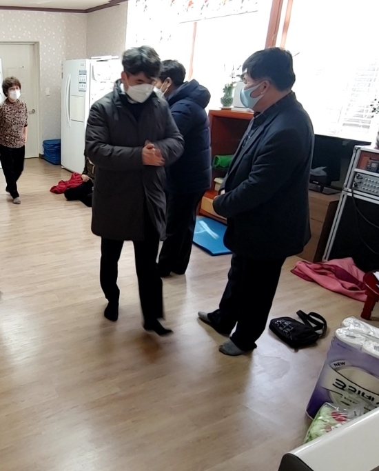 목포시의회 김훈 의원, 설 맞이 경로당 위문/사진=빅데이터뉴스