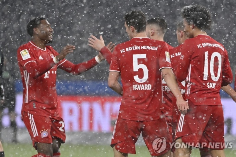 독일연방리그라는 의미인 분데스리가는 잉글랜드 프리미어리그, 스페인 라리가, 이탈리아 세리에 A에 못지않는 실력을 갖추고 있다. 사진은 분데스리가 최고 명문팀 바이에른 뮌헨 선수들 모습.