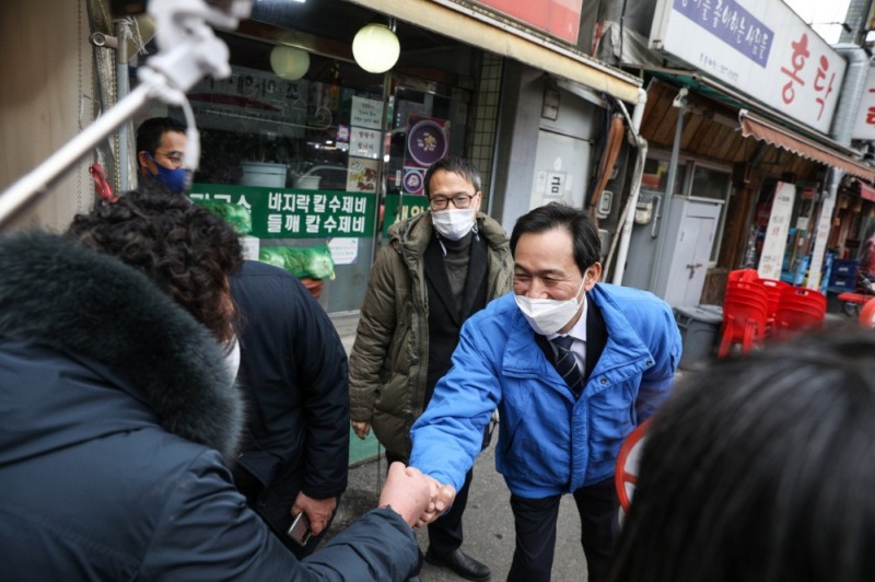 우상호 의원, 설 앞두고 박주민 의원과 함께 대림시장 민생 살폈다