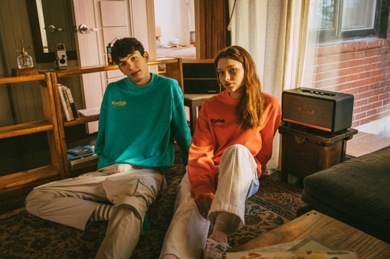 코닥어패럴, 봄 신제품 ‘레인보우 피그먼트 맨투맨’ 출시