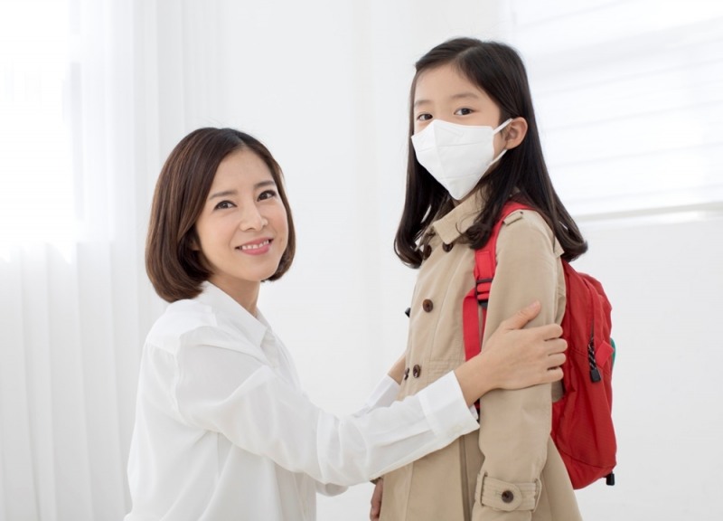 늦게 자고 늦게 일어나는 청소년, 충치 위험 4배 높아... "개학 전 치아건강 체크"