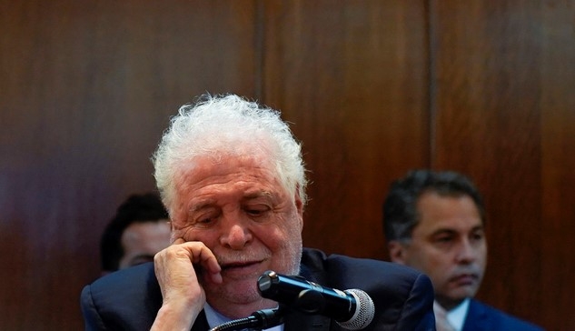 기네스 곤잘레스 가르시아 아르헨티나의 보건장관이 지난 2020년 3월3일 부에노스아이레스에서 열린 기자회견에서 아르헨티나 최초의 신종 코로나바이러스 감염증(코로나19) 발생 사실을 확인하고 있다. 가르시아 장관은 백신 접종 우선순위를 무시하고 친정부 성향 기자에 백신을 접종받게 해주었다가 대통령에 의해 해임됐다.