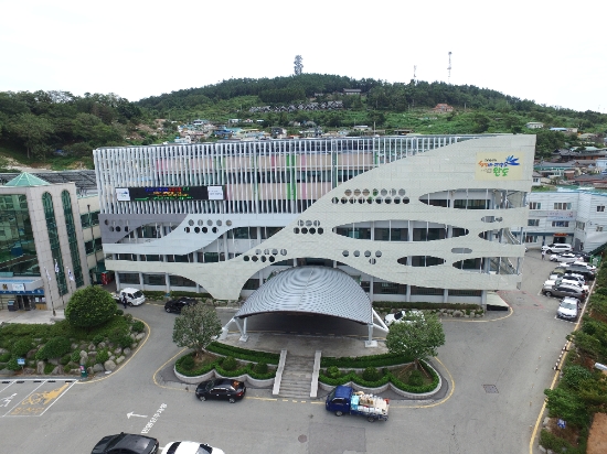 완도군청사 전경./사진=완도군