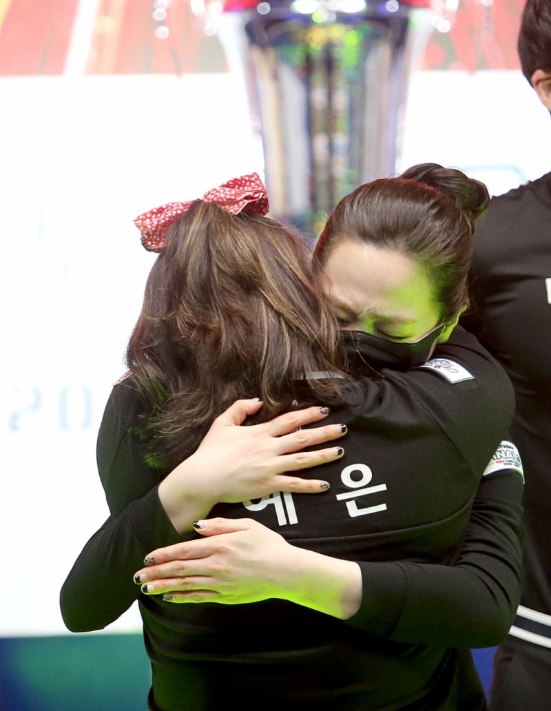 김예은, 차유람 눈물의 포옹(사진=PBA제공)