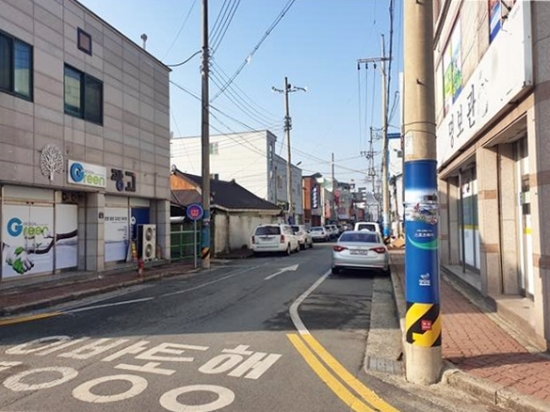 장흥군 ‘불법 광고물 부착 방지시트’ 큰 호응/사진=장흥군