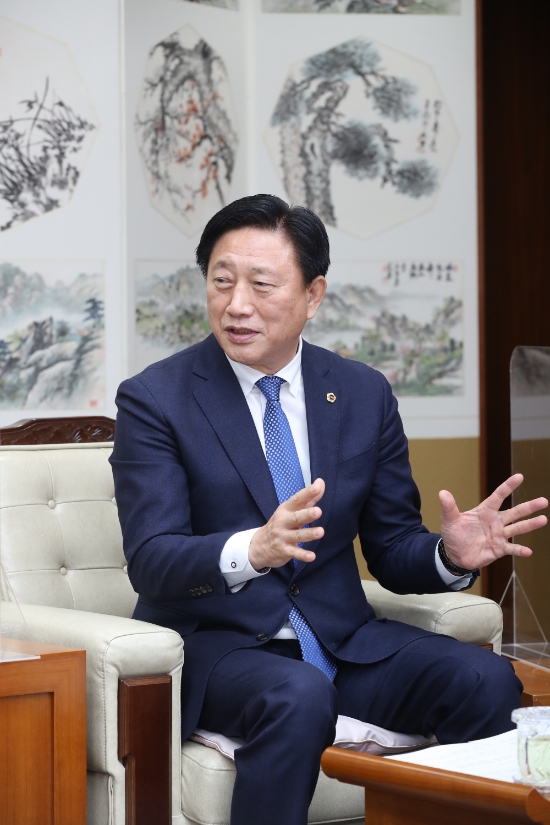 김한종 전남도의회 의장