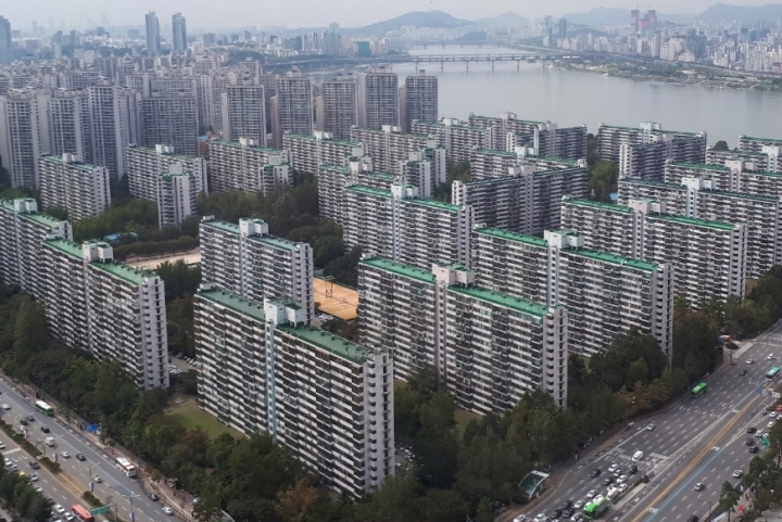 롯데타워에서 내려다본 서울시내 전경 (사진=유제원 기자)