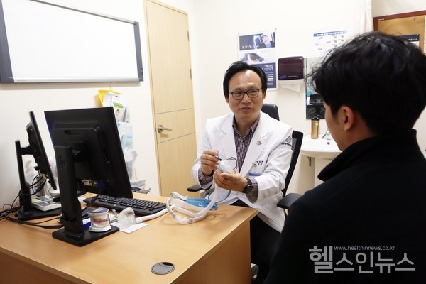 강동경희대학교병원제공,신경과신원철교수수면무호흡증양압기치료진료사진