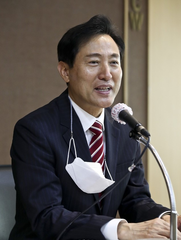 국민의힘 부산시장 보궐선거 경선 마지막 합동토론회가 열린 25일 오후 부산 해운대구 KNN방송국 스튜디오에서 박형준 예비후보가 발언을 하고 있다.