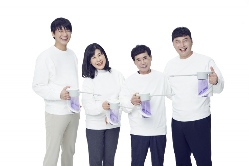 유니코테크, 유니케어 브랜드 모델 배우 김승현 가족 발탁