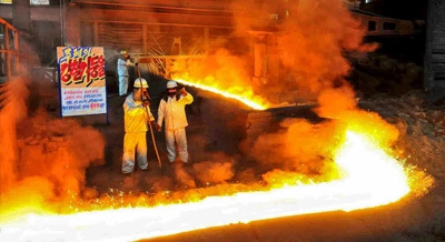 김책제철련합기업소에서. 2021.03.09. (사진=노동신문 캡처)