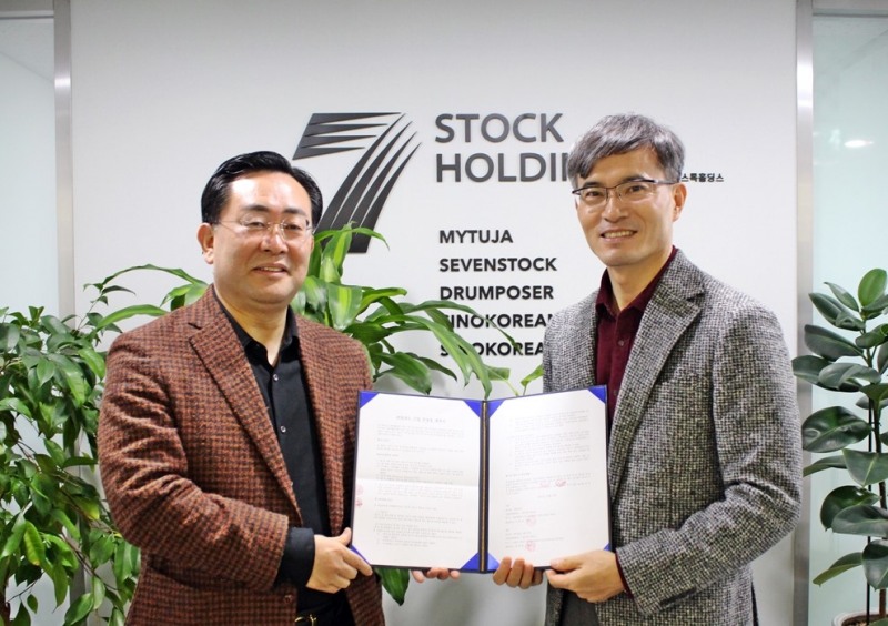 왼쪽부터 알파도 지영호 대표, 세븐스톡 송영봉 대표