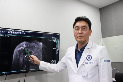 회전근개파열, 대표적인 어깨 통증 질환으로 오십견과 구분해야