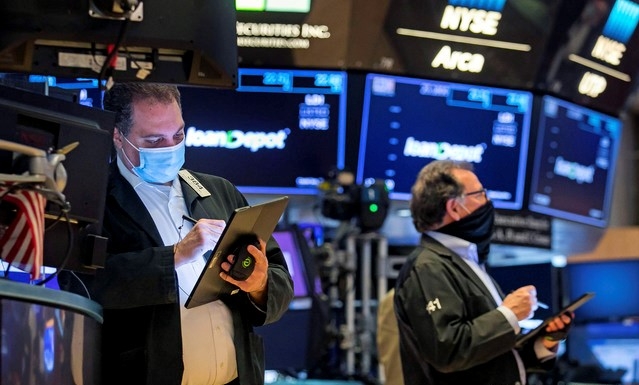 美 증시 일제히 상승, 나스닥 2.5% ↑…다우-S&P500, 사상 최고