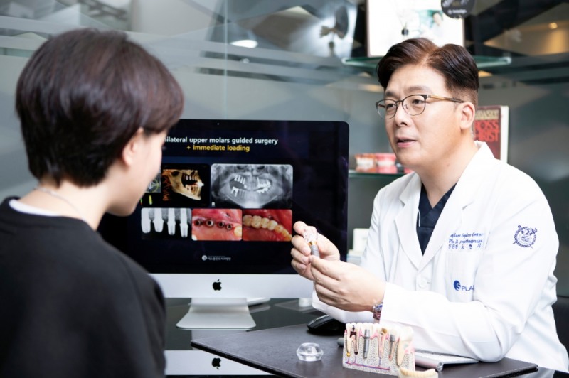 사진= 노현기 에스플란트치과병원 원장