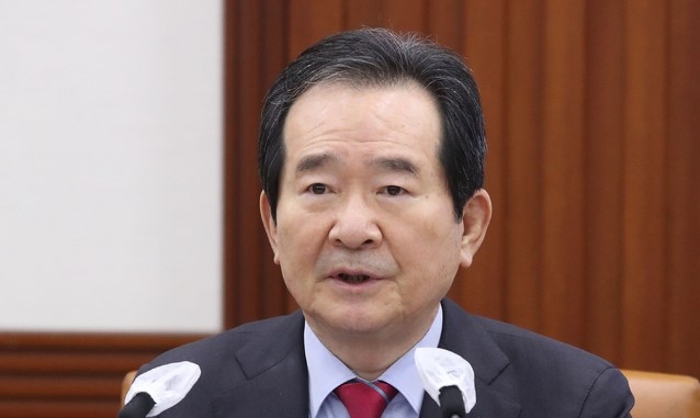 정세균 국무총리가 12일 오전 서울 종로구 정부서울청사에서 열린 코로나19 백신·치료제 상황점검회의에 참석해 발언하고 있다. (공동취재사진)