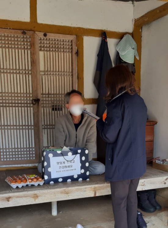 현경면 지역사회보장협의체, 사랑의 반찬 배달/사진=무안군
