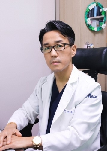 잘못된 생활습관으로 휘어지는 허리, 척추측만증 위험 높여