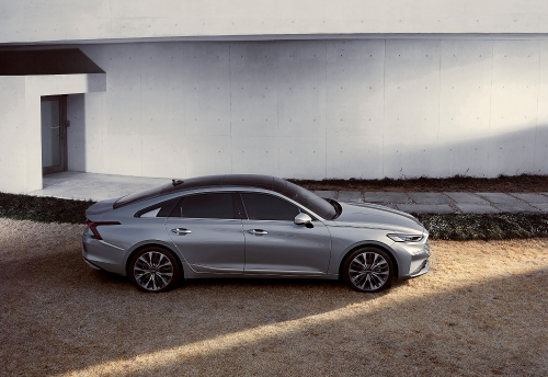 기아, ‘K8’ 사전계약 첫날 1만8015대 기록