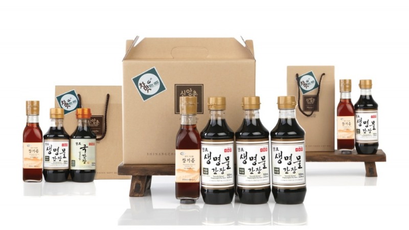 사진=신앙촌 생명물식품㈜에서 간장과 참기름이 포함된 ‘참 맛있는 세트’ 기획 특가 세일을 진행한다. 사진은 (왼쪽부터) 참 맛있는 세트 2호, 3호, 1호 제품 이미지