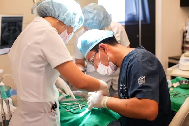 치과 공포증으로 임플란트 망설인다면, 수면 치료 적용 어떨까?