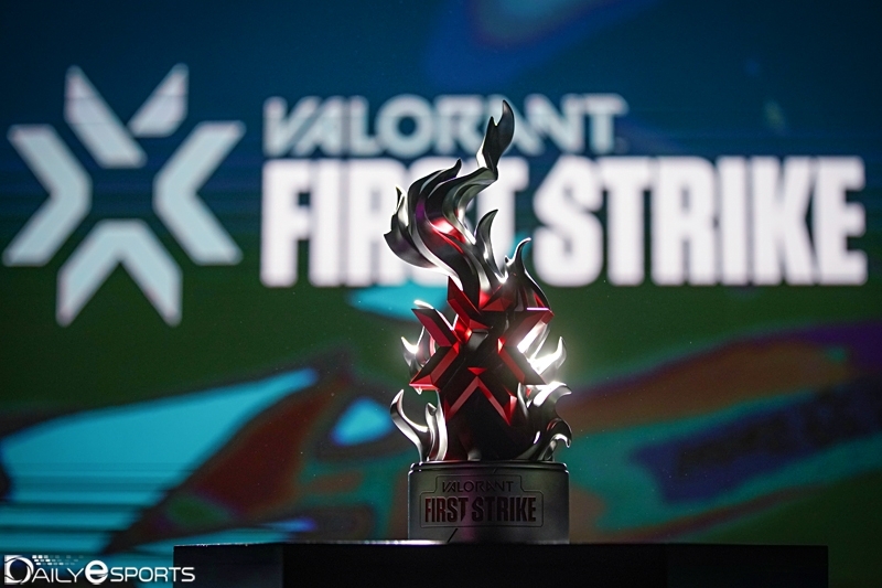 발로란트 첫 공식 대회로 열린 발로란트 퍼스트 스트라이크 코리아의 우승 트로피.