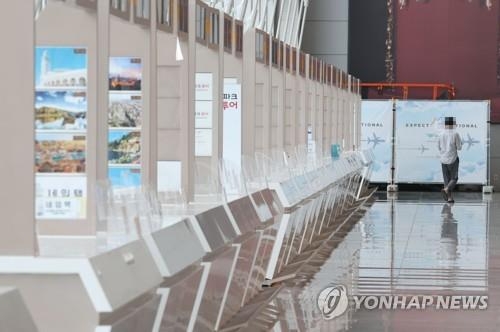 텅 빈 인천공항 여행사 부스 / 사진제공=연합뉴스