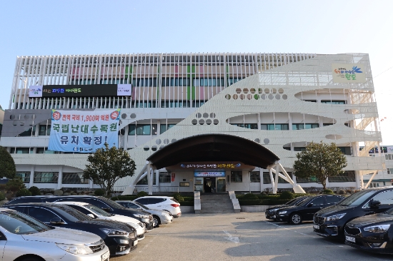 완도군청사 전경./사진=완도군