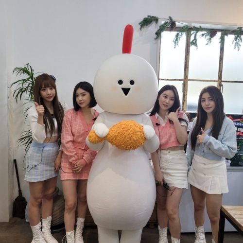 BBQ, 브레이브걸스 전속모델 발탁