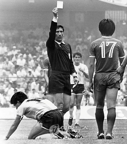 허정무의 '태권 킥'에 쓰러진 마라도나