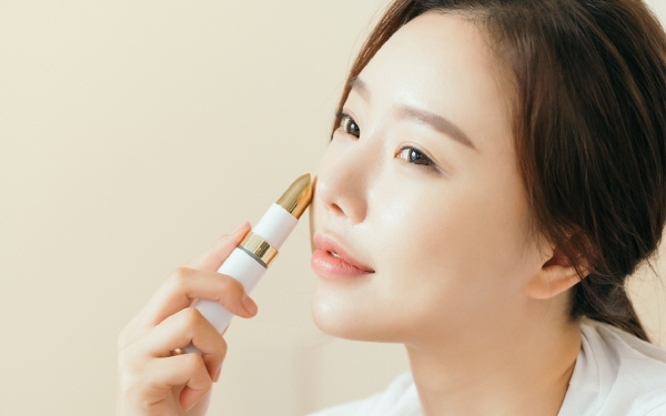 뷰클래스, 크라우드 펀딩 와디즈 통해 ‘컴팩트 립스틱 갈바닉’ 선봬