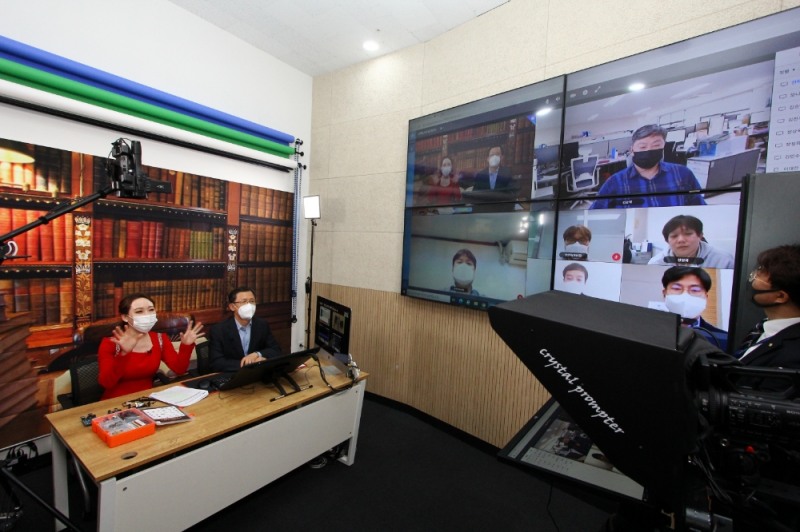 ‘온:택트(On:tact)’ 스튜디오 사진