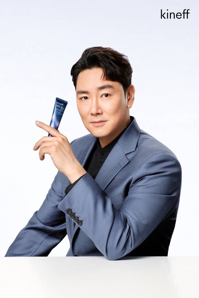 키네프 모델 조진웅