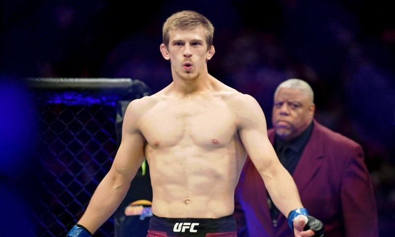 아놀드 앨런, 유서프 꺾고 8연승. 아직 정찬성 상대론 부족-UFC 페더급