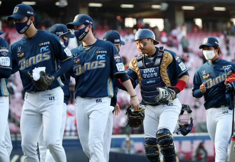 광주 원정경기에서 스윕을 달성한 NC 선수들