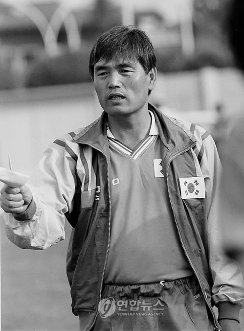 1990년 이탈리아 월드컵 지휘봉을 잡은 이회택감독.