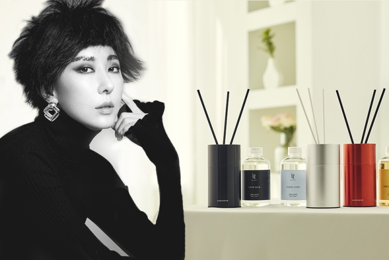 가수 김완선, 르몽도르 디퓨저 CJ오쇼핑 단독 런칭 특별게스트 출연