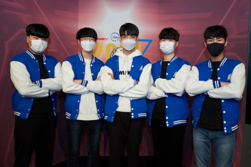 아마추어 팀 최초로 포스트시즌에 나서는 프로즌(사진=넥슨 제공).