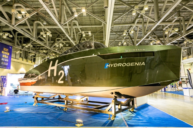 빈센, 국내 최초 상용화 수소전기보트 선보여