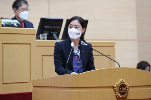 전남도의회 제351회 임시회 제4차 본회의 김경자 도의원(함평, 비례)도정질문/사진=전남도의회