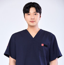 리멤버피부과송은종원장