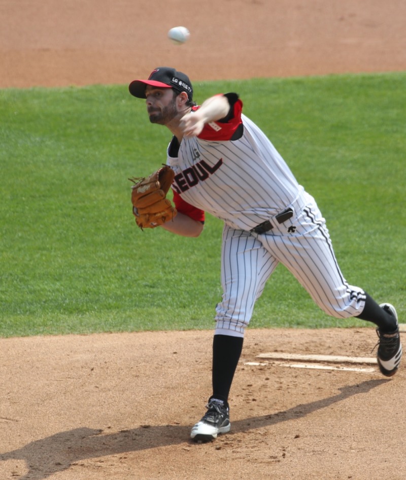 LG는 새 외인 앤드류 수아레즈가 든든히 마운드를 받쳐주는 덕분에 바닥권인 타격에도 불구하고 선두 싸움을 이어갈 수 있었다.